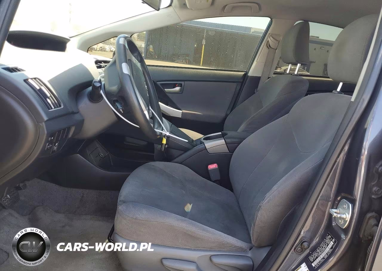 2013 Toyota Prius Two VIN:JTDKN3DU4D5584890 - 7