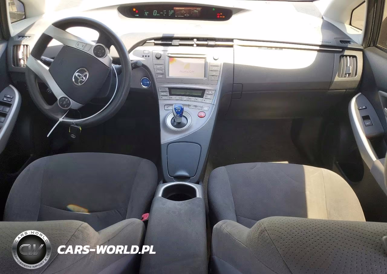 2013 Toyota Prius Two VIN:JTDKN3DU4D5584890 - 8