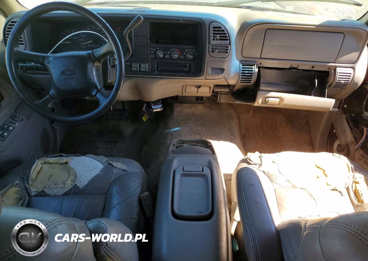 1999 Chevrolet Suburban K1500 VIN:3GNFK16R9XG194038 - 8