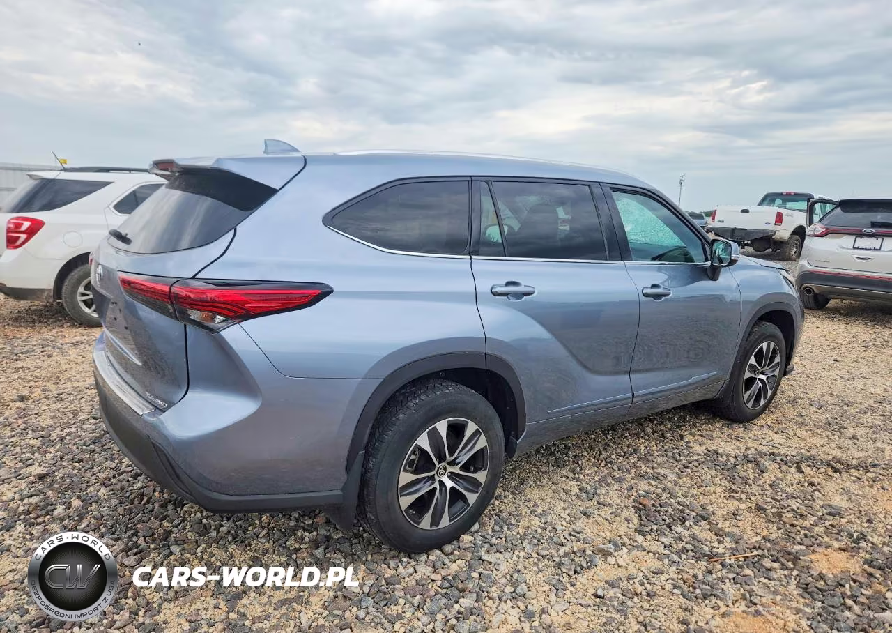 2020 Toyota Highlander Xle VIN:5TDGZRBH8LS046396 - 3