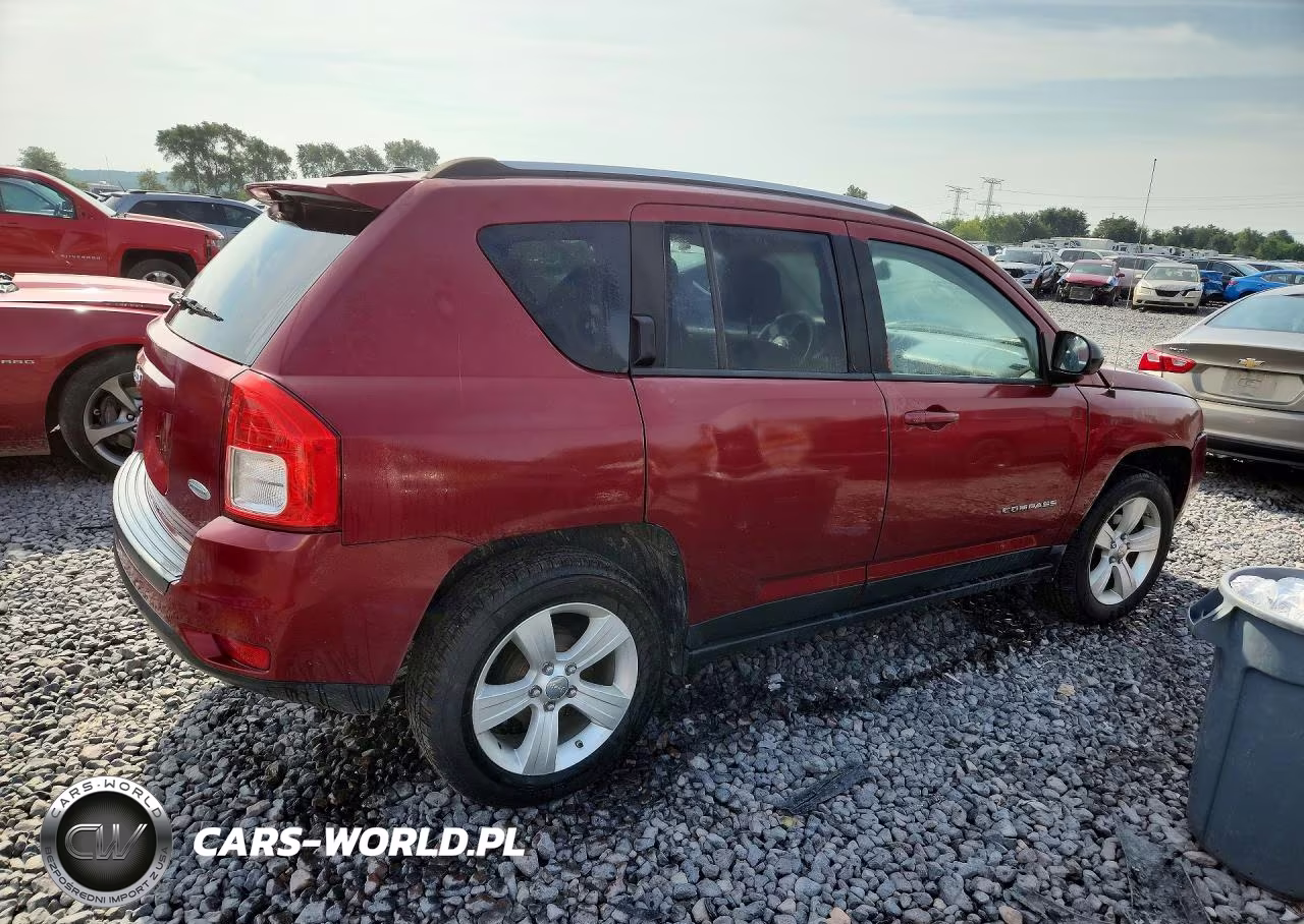 2012 Jeep Compass Latitude VIN:1C4NJCEA8CD539355 - 3