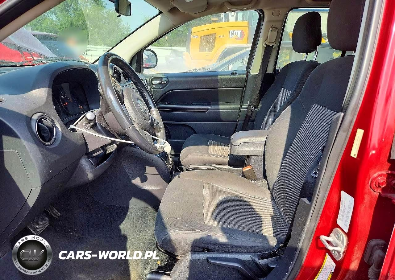 2012 Jeep Compass Latitude VIN:1C4NJCEA8CD539355 - 7