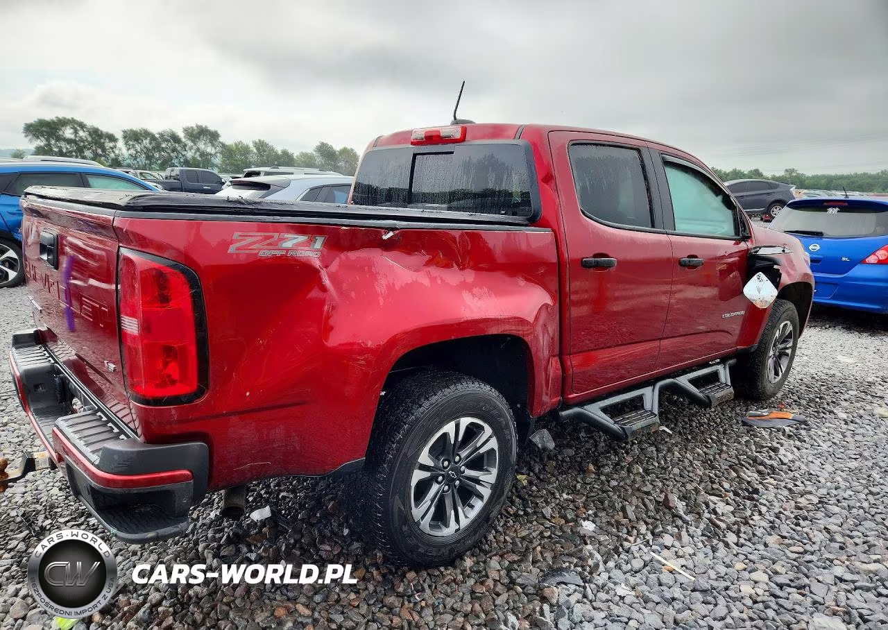 2021 Chevrolet Colorado Z71 VIN:1GCGTDEN3M1240063 - 3
