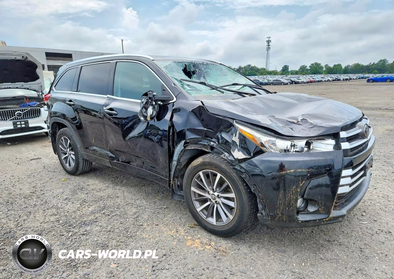 2018 Toyota Highlander Xle VIN:5TDJZRFHXJS839776 - 4