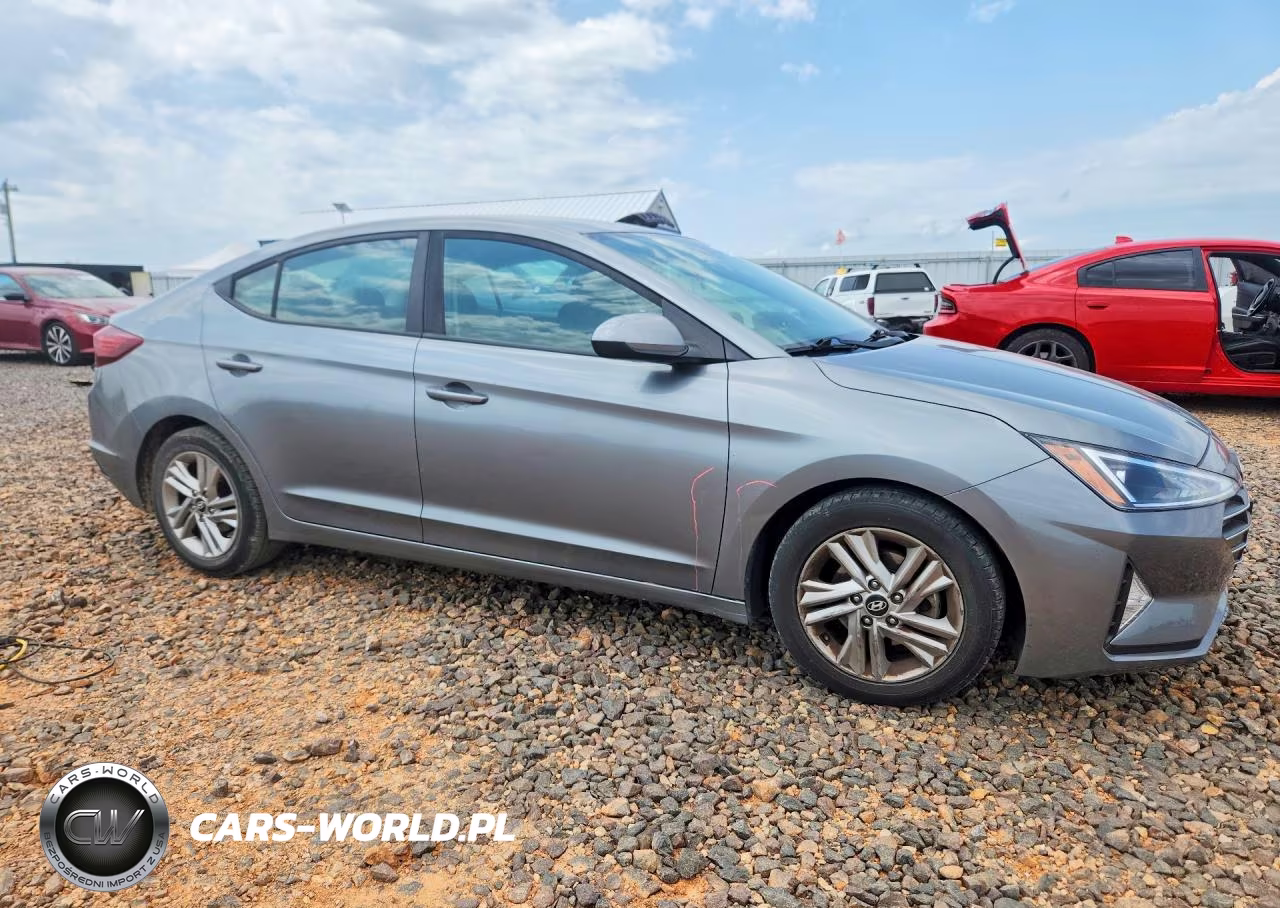 2019 Hyundai Elantra Sel VIN:KMHD84LFXKU749400 - 4