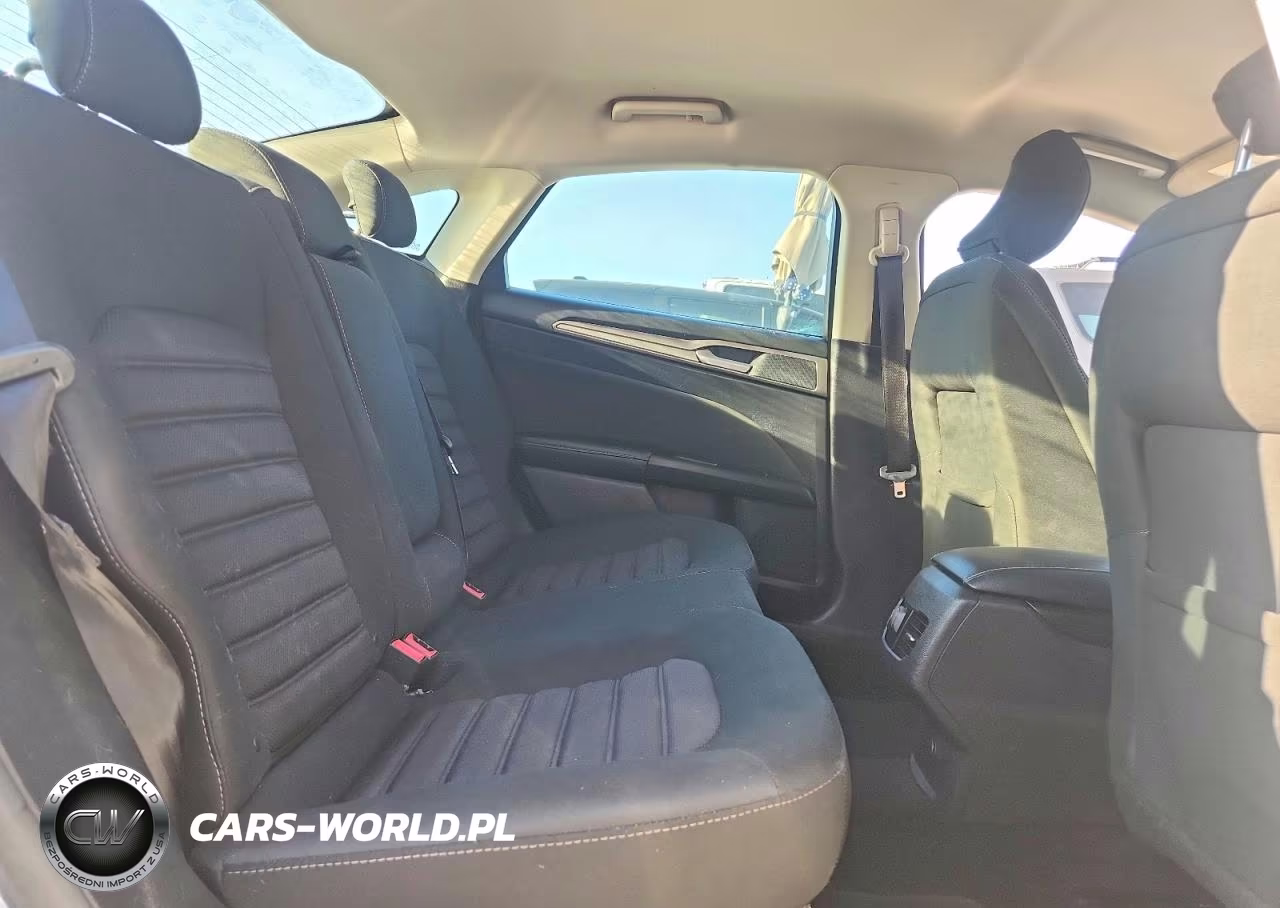2017 Ford Fusion Se VIN:3FA6P0HD8HR328913 - 10
