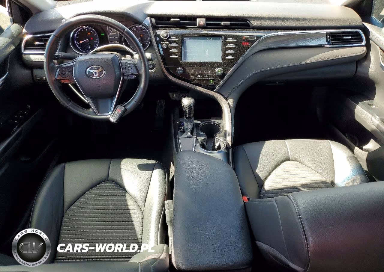 2018 Toyota Camry L VIN:4T1B11HK2JU136055 - 8