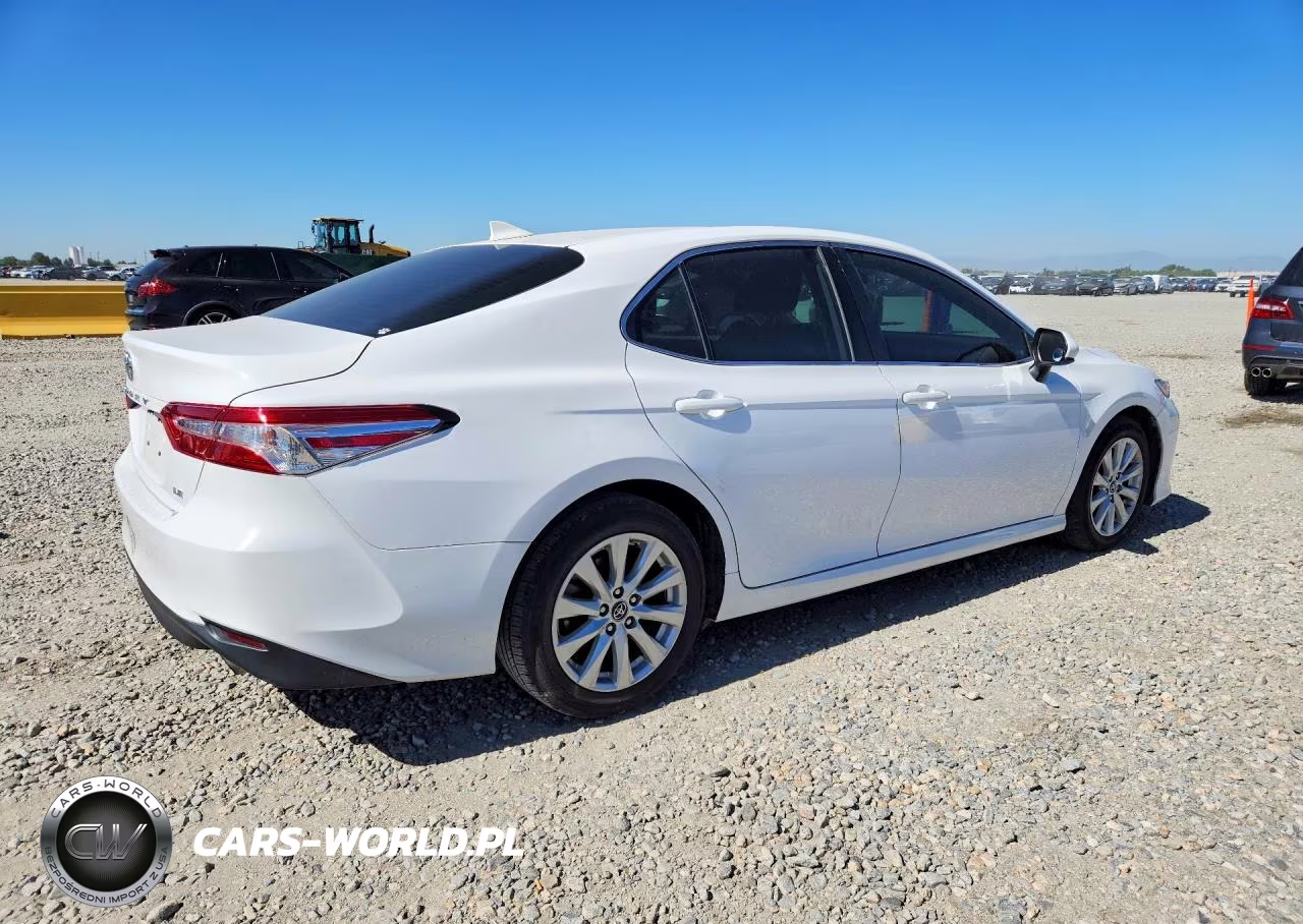 2019 Toyota Camry Le VIN:4T1B11HK4KU831221 - 3