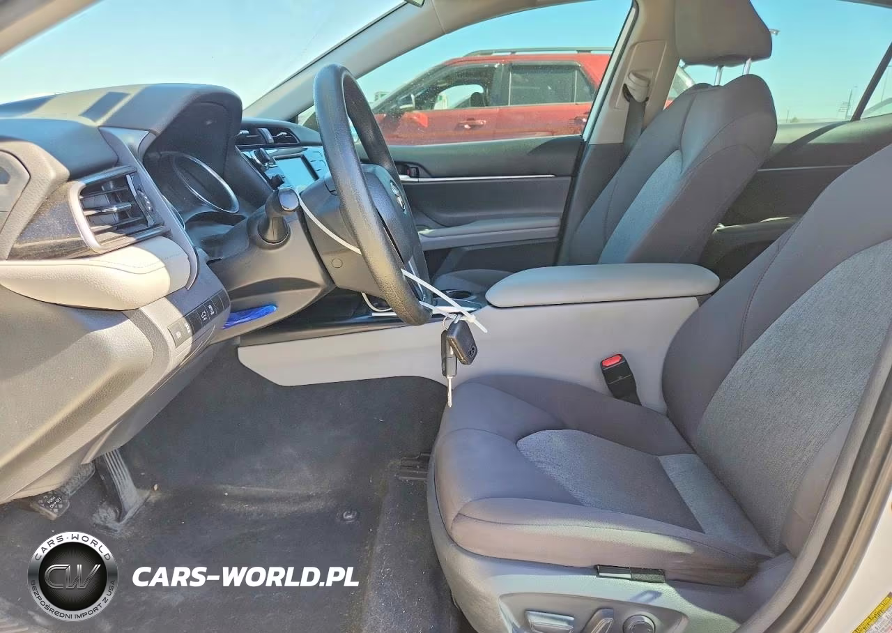 2019 Toyota Camry Le VIN:4T1B11HK4KU831221 - 7
