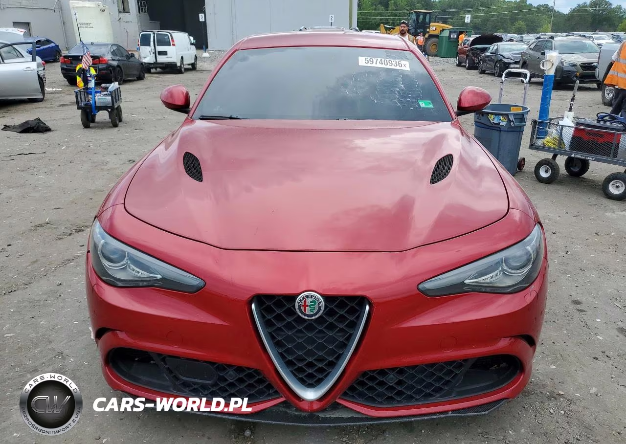 2017 Alfa Romeo Giulia Quadrifoglio VIN:ZARFAEAV2H7547696 - 5