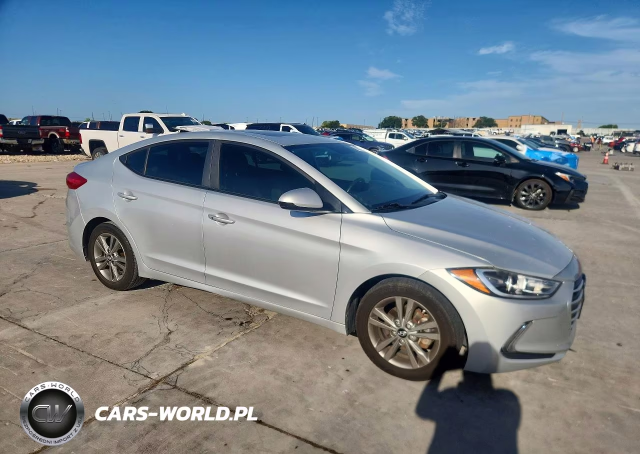 2018 Hyundai Elantra Value Edition VIN:5NPD84LFXJH399053 - 4