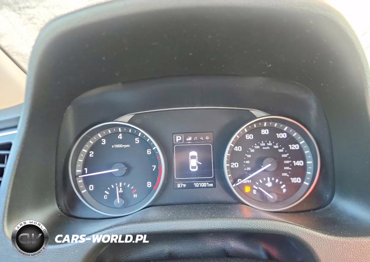 2018 Hyundai Elantra Value Edition VIN:5NPD84LFXJH399053 - 9