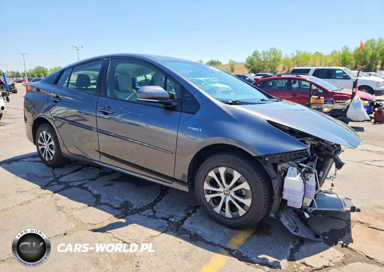2020 Toyota Prius Le Awd-E VIN:JTDL9RFU9L3021255 - 4