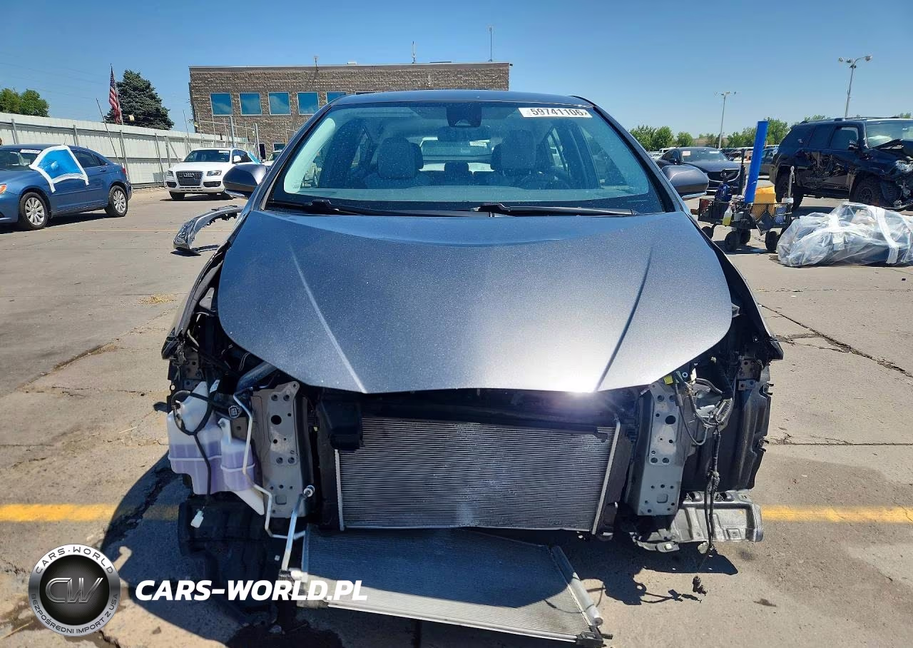 2020 Toyota Prius Le Awd-E VIN:JTDL9RFU9L3021255 - 5