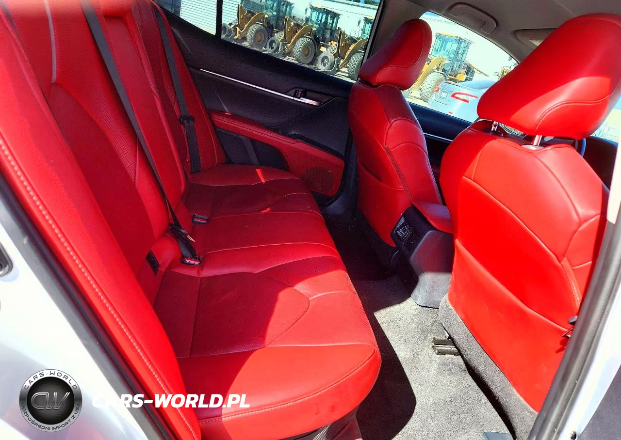 2021 Toyota Camry Xse VIN:4T1K31AK2MU020993 - 10