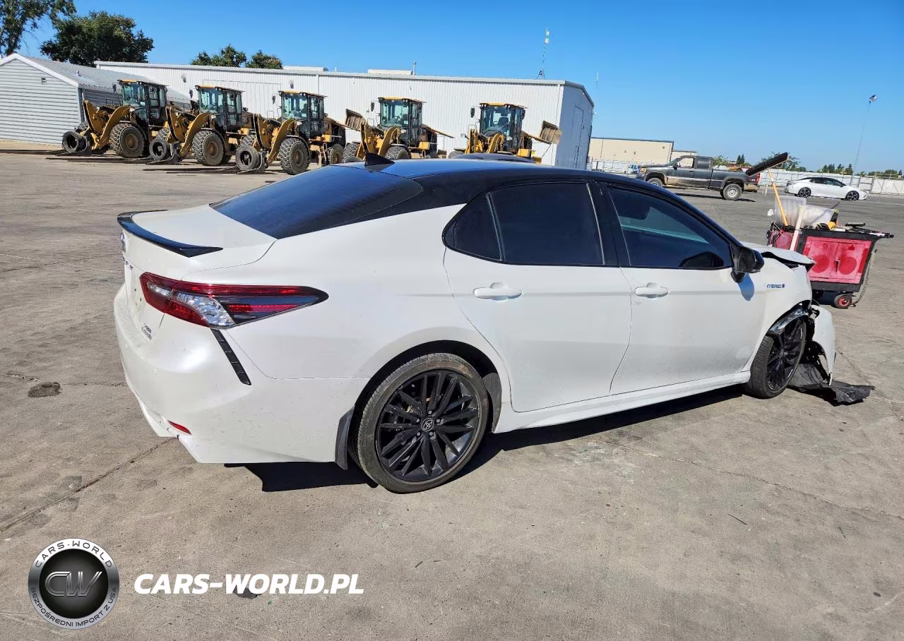 2021 Toyota Camry Xse VIN:4T1K31AK2MU020993 - 3