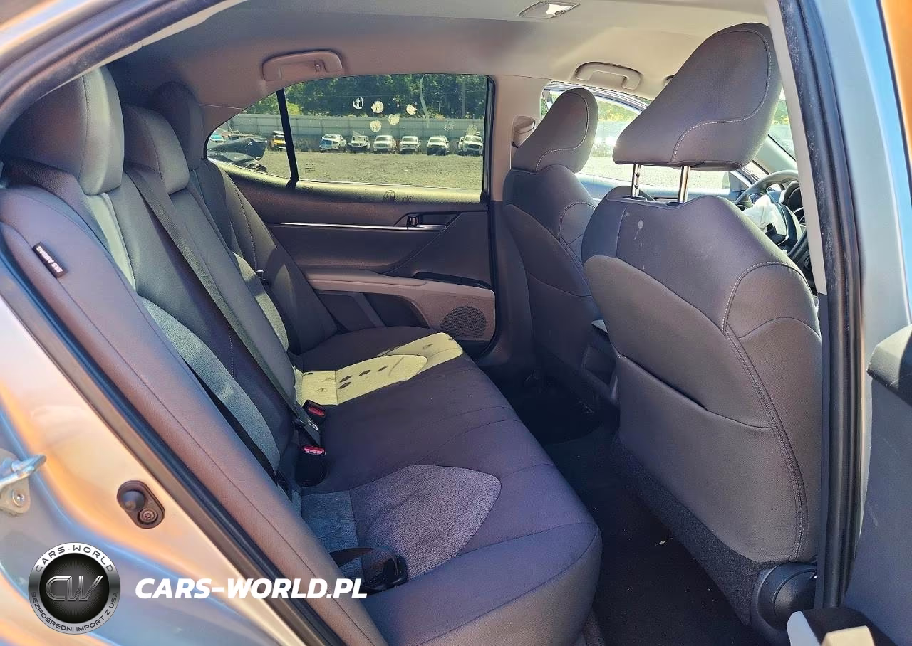 2021 Toyota Camry Le VIN:4T1C11AK4MU591704 - 10