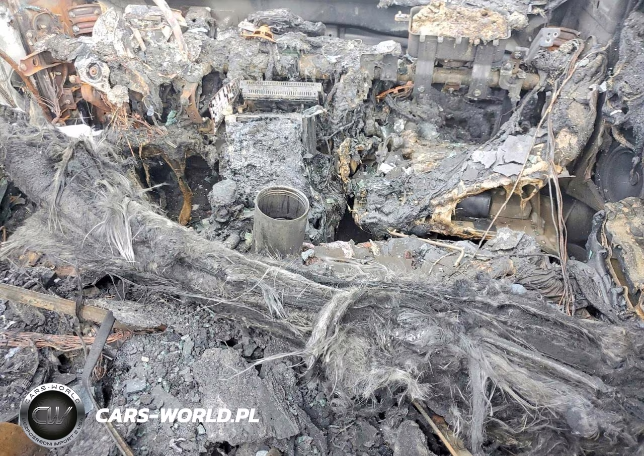 2016 Hyundai Azera Limited VIN:KMHFH4JG5GA508616 - 8