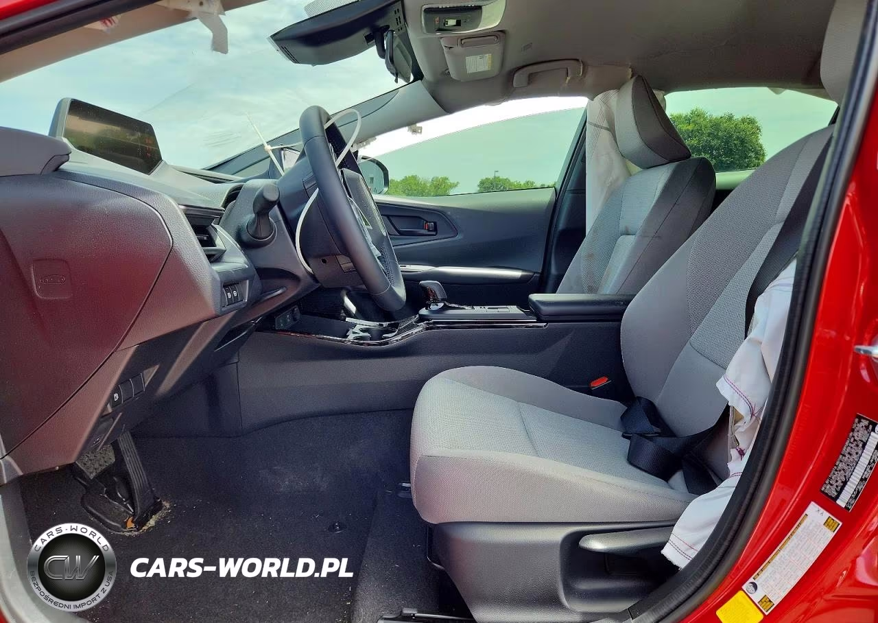 2026 Toyota Prius Le VIN:JTDACAAU4T3070851 - 7