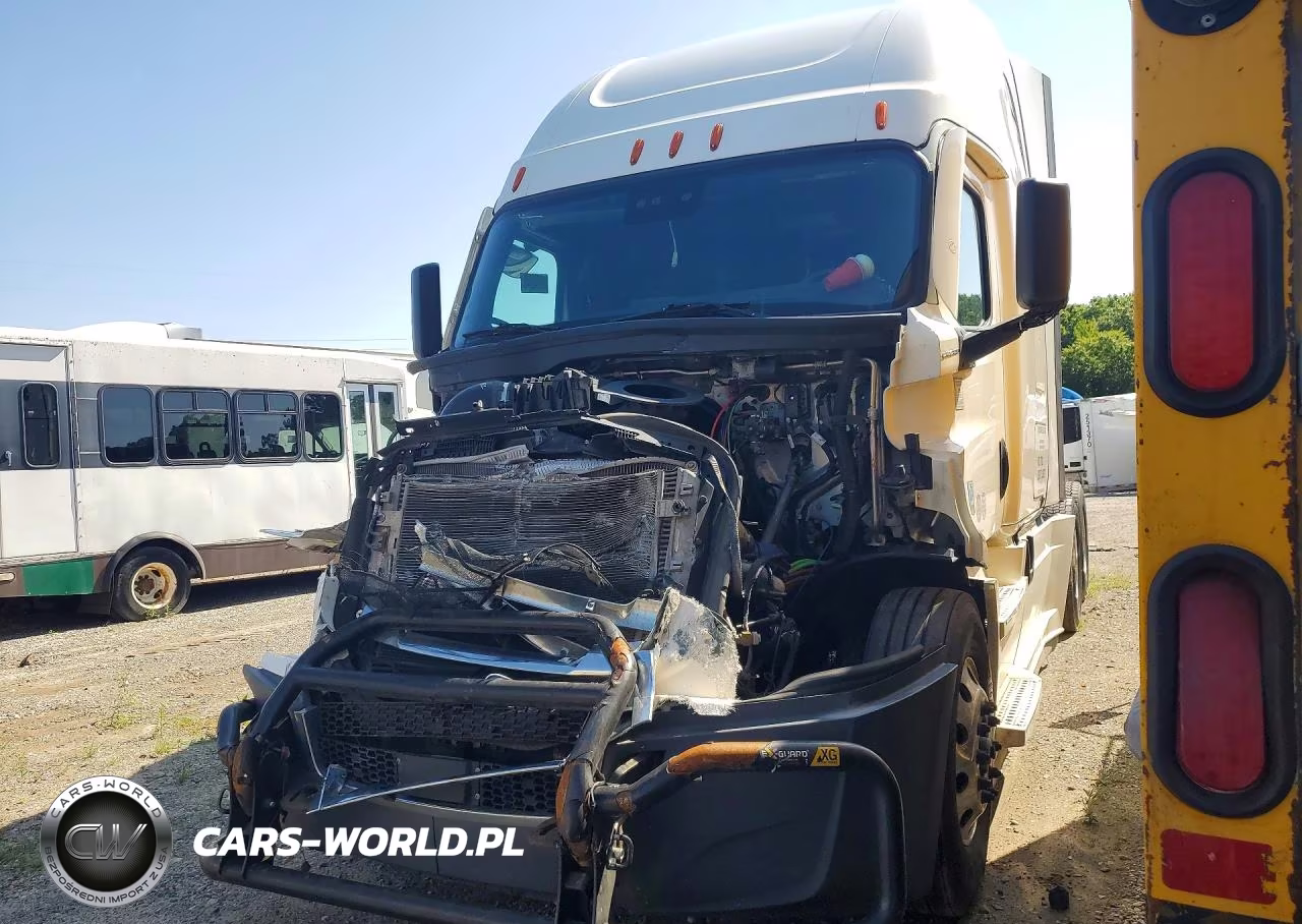 2020 Freightliner Cascadia Trucks