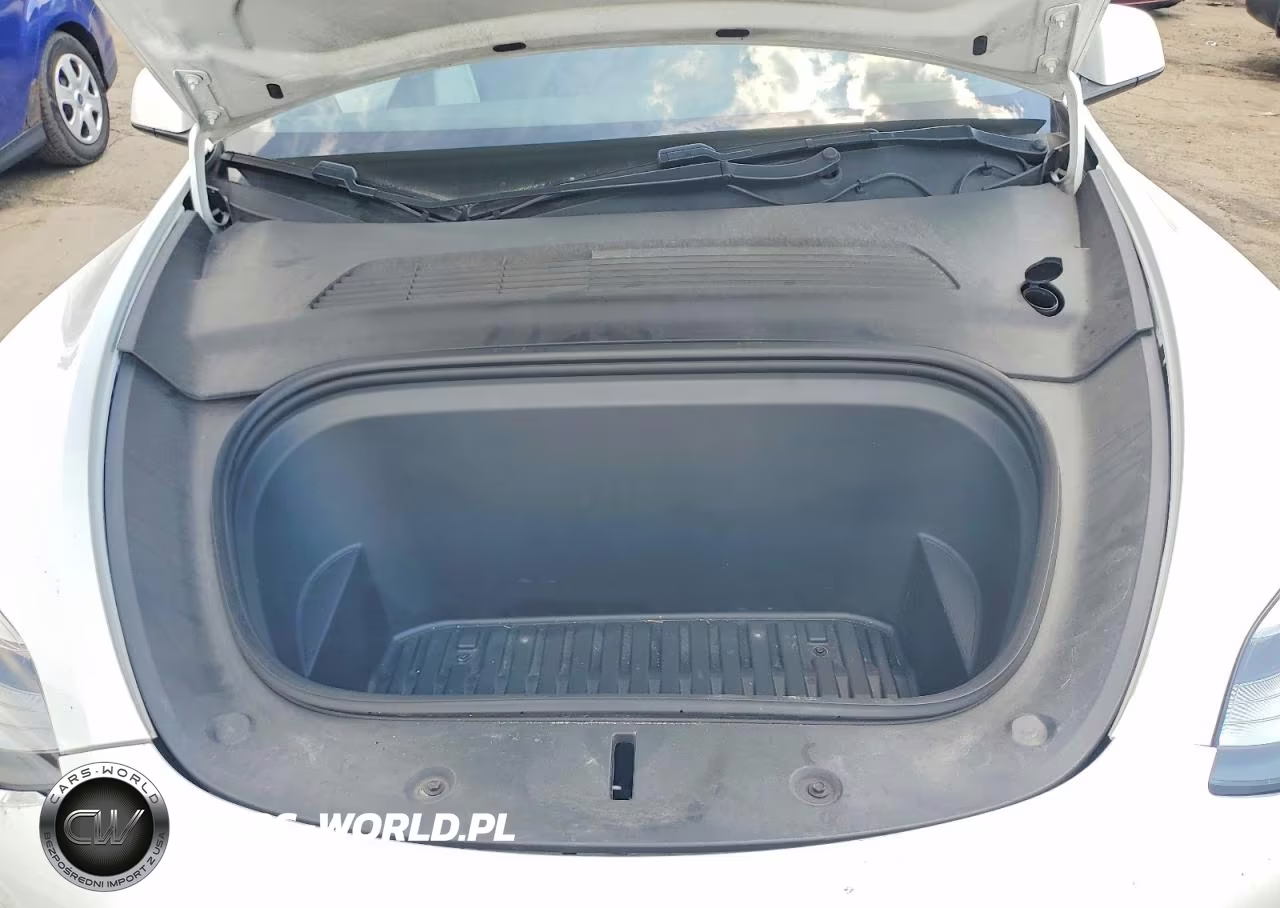 2020 Tesla Model Y VIN:5YJYGDEE2LF037423 - 11