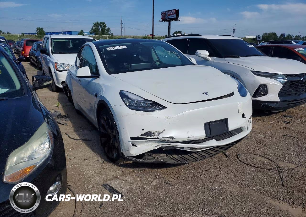 2020 Tesla Model Y VIN:5YJYGDEE2LF037423 - 4