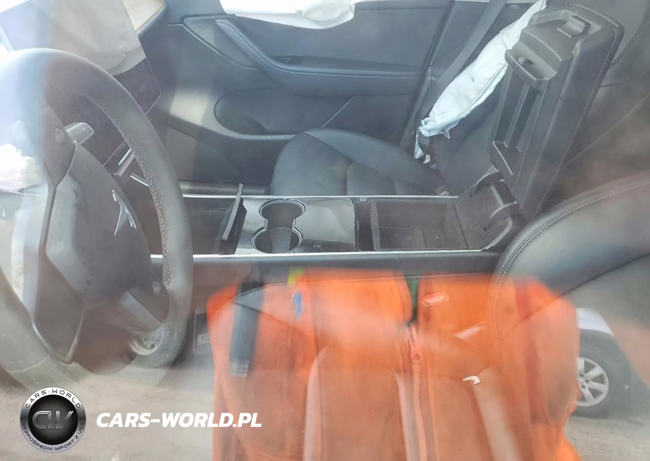 2020 Tesla Model Y VIN:5YJYGDEE2LF037423 - 7