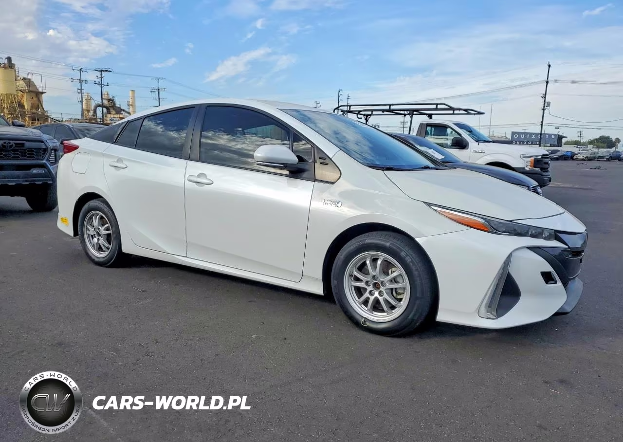 2022 Toyota Prius Prime Le VIN:JTDKAMFP6N3212148 - 4