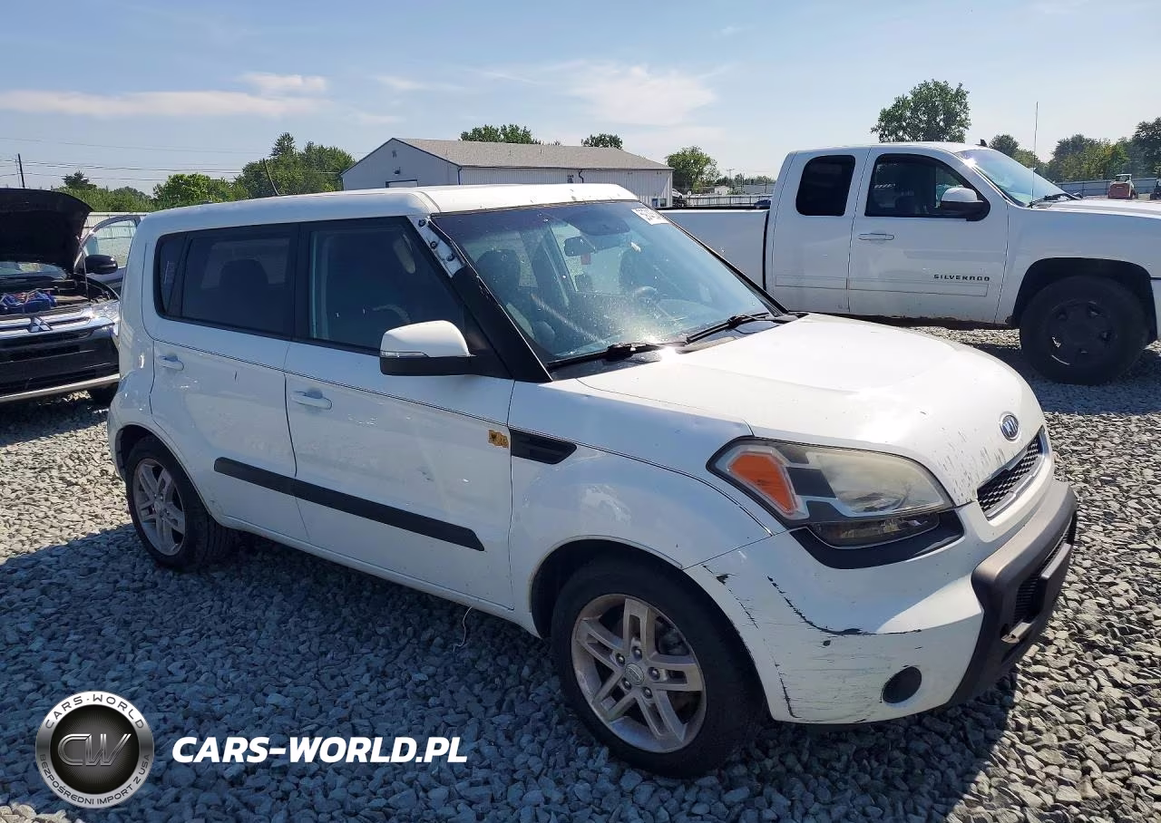 2011 Kia Soul + VIN:KNDJT2A24B7315126 - 4