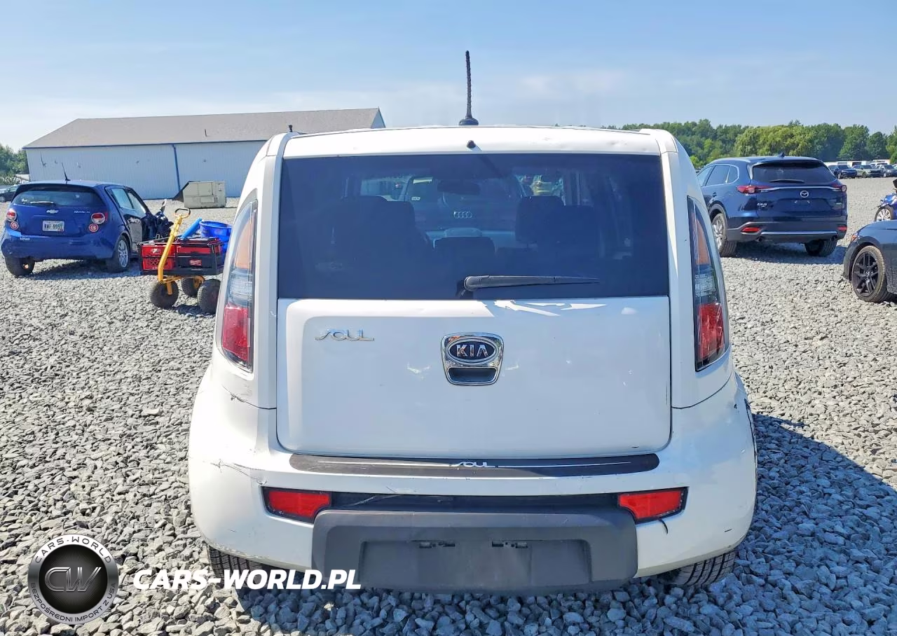2011 Kia Soul + VIN:KNDJT2A24B7315126 - 6
