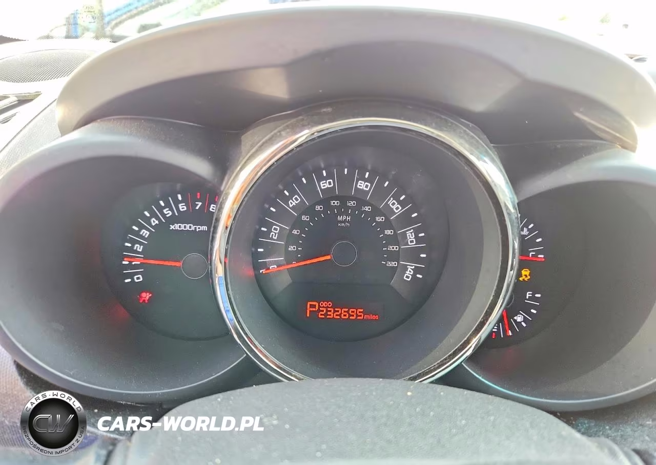 2011 Kia Soul + VIN:KNDJT2A24B7315126 - 9