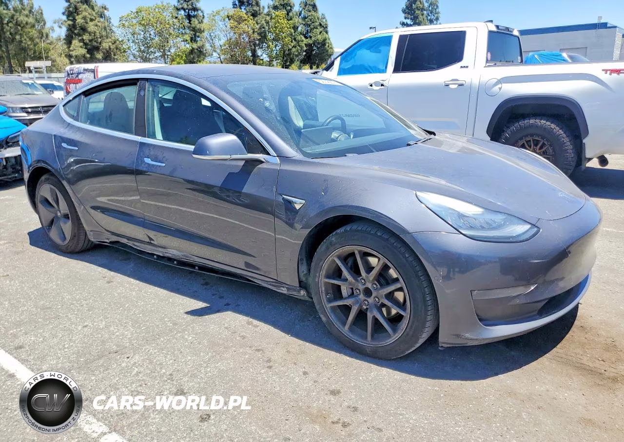 2018 Tesla Model 3 VIN:5YJ3E1EAXJF059176 - 4