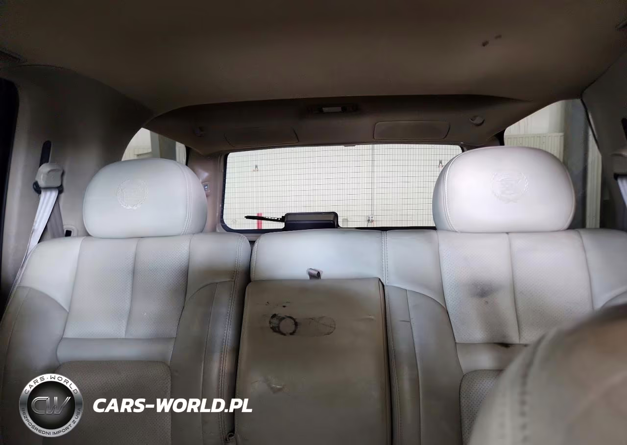 2000 Cadillac Escalade Luxury VIN:1GYEK63R8YR207931 - 10