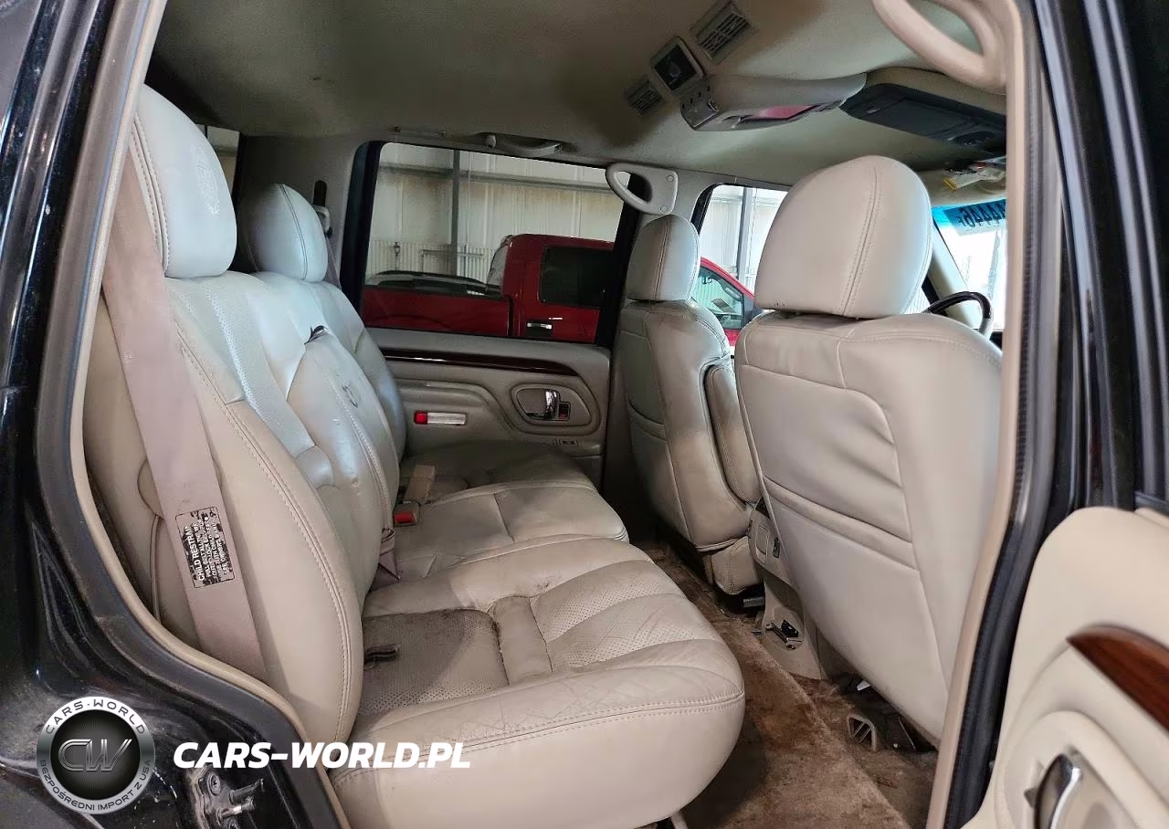 2000 Cadillac Escalade Luxury VIN:1GYEK63R8YR207931 - 11