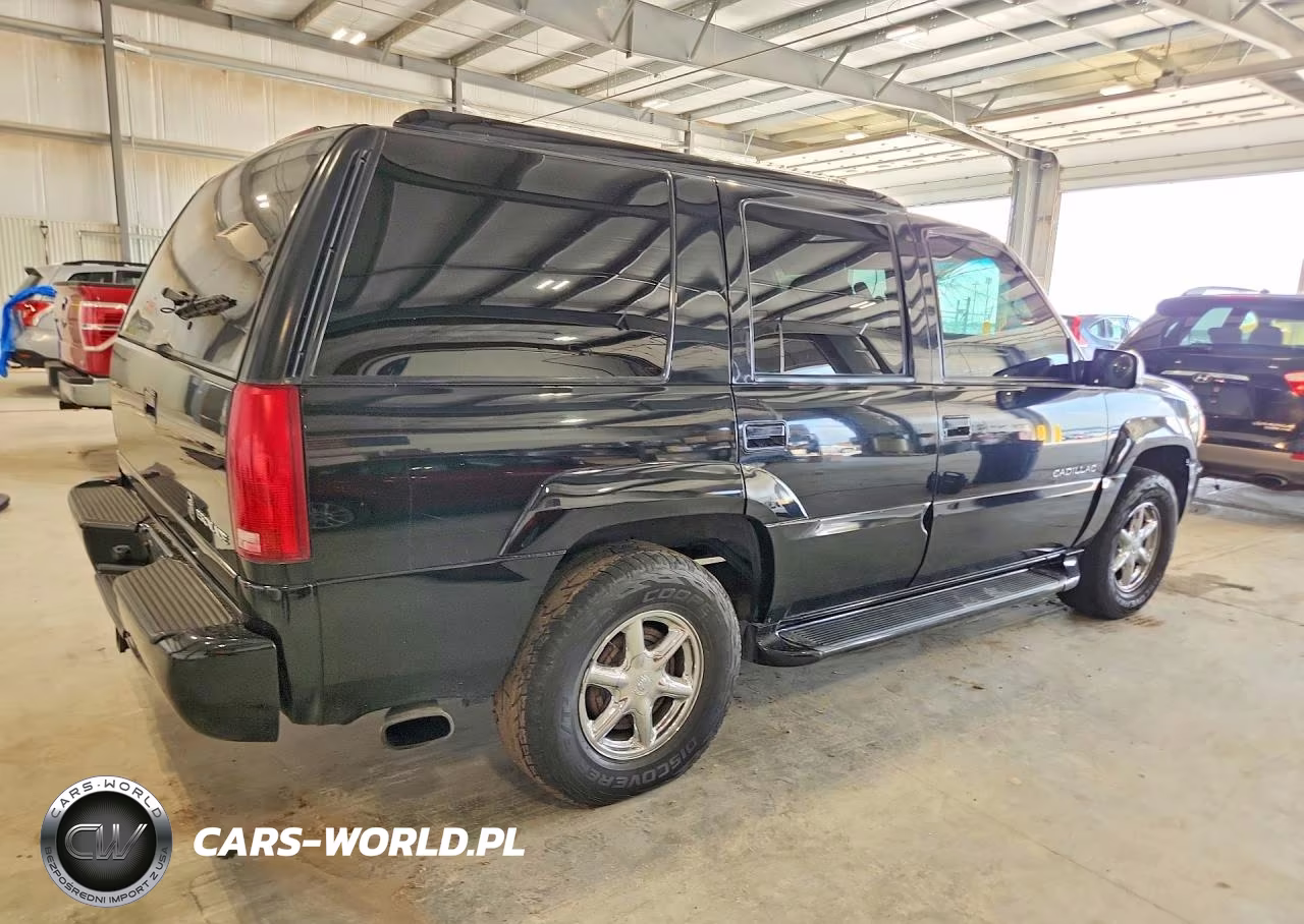 2000 Cadillac Escalade Luxury VIN:1GYEK63R8YR207931 - 3