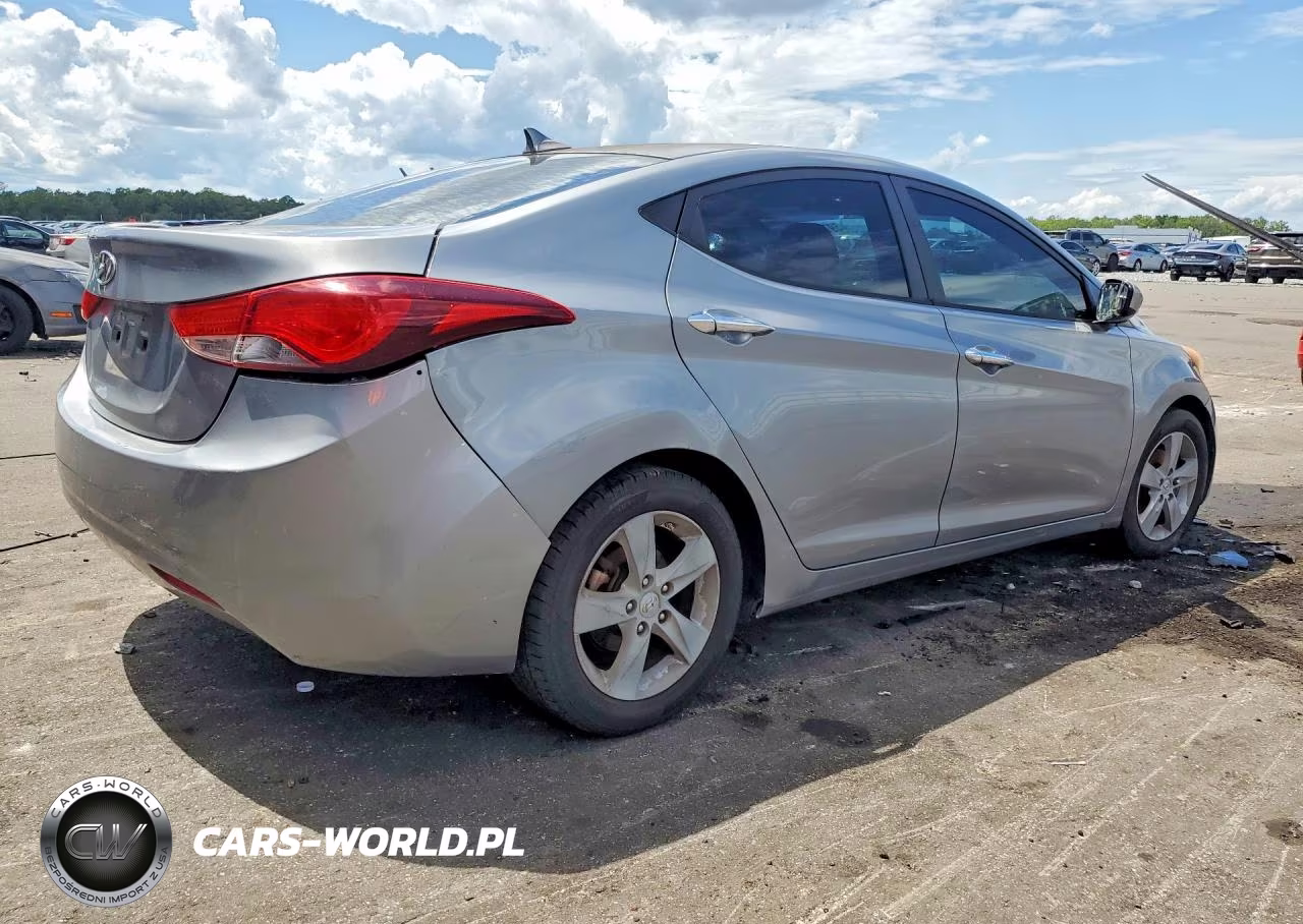 2013 Hyundai Elantra Gls VIN:KMHDH4AE5DU723669 - 3