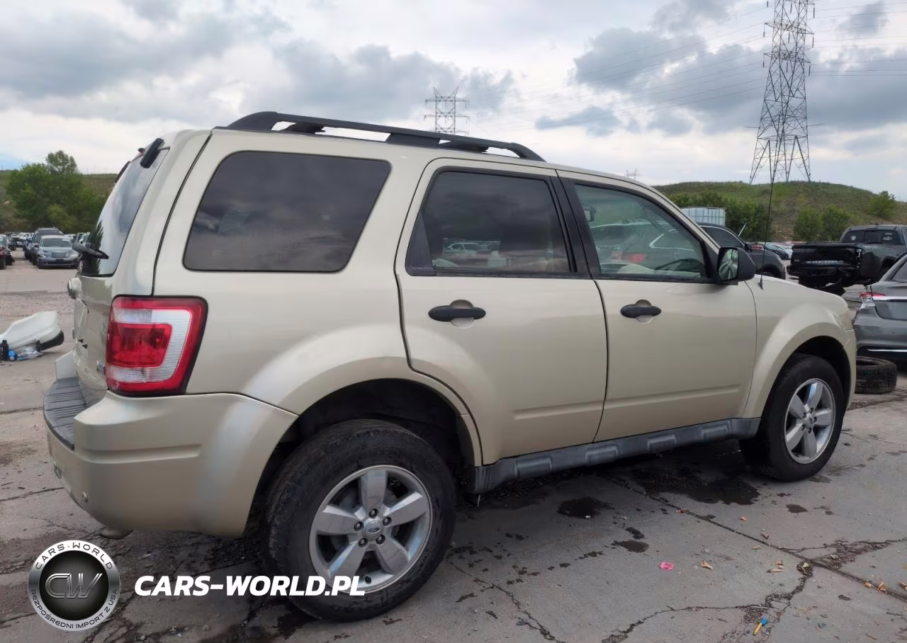 2010 Ford Escape Xlt VIN:1FMCU0DG6AKD27352 - 3