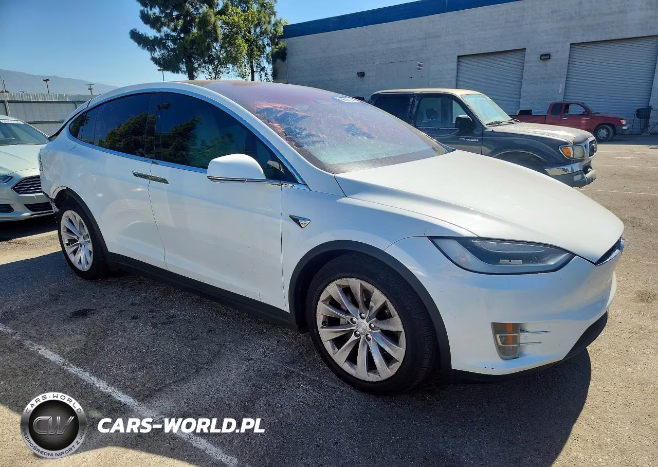 2018 Tesla Model X VIN:5YJXCAE20JF124276 - 4