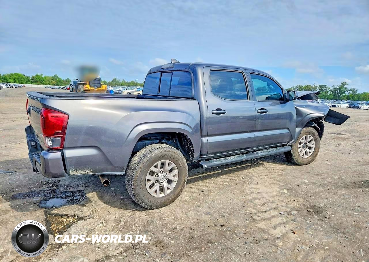 2018 Toyota Tacoma Sr V6 VIN:3TMCZ5AN9JM168731 - 3