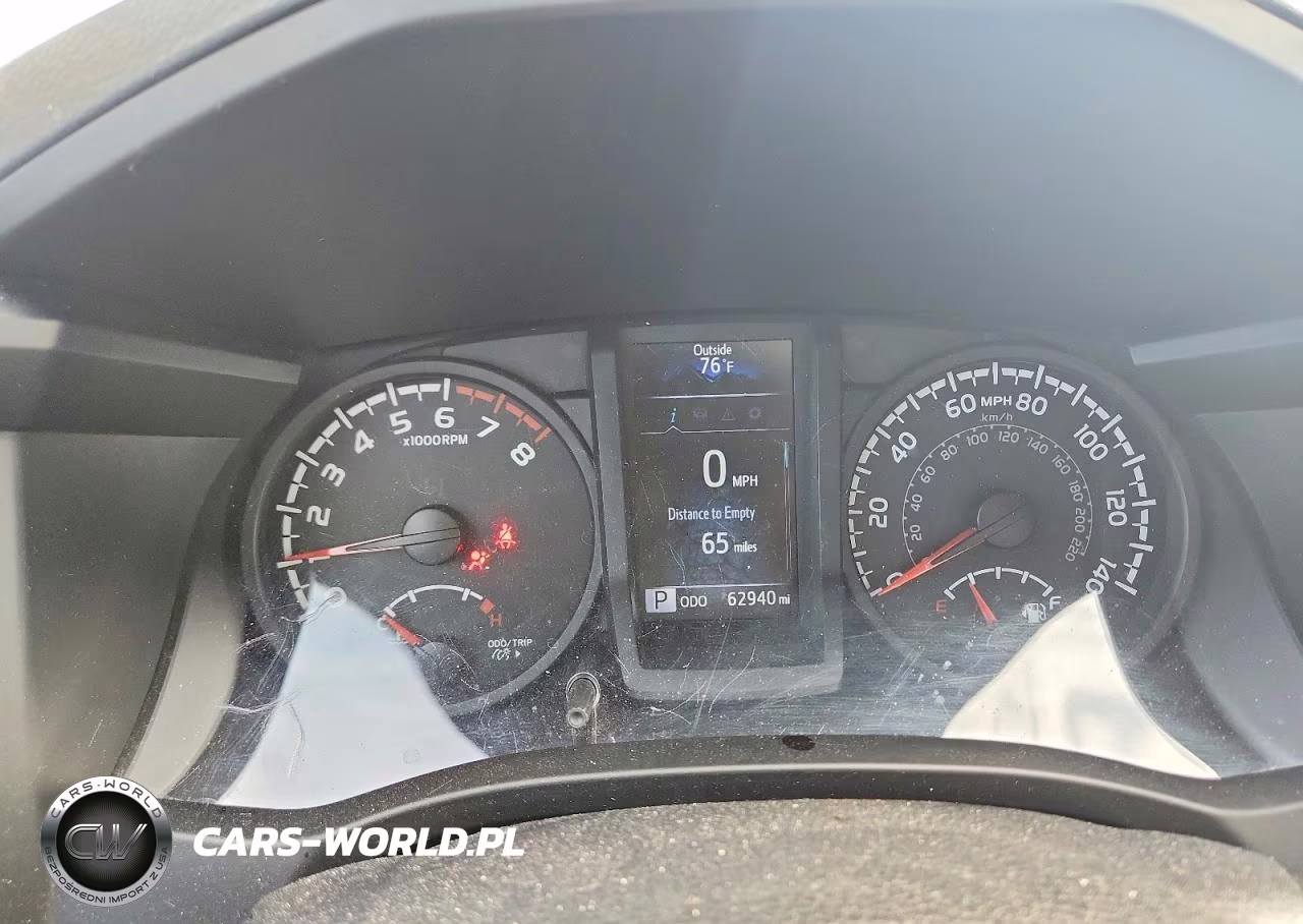 2018 Toyota Tacoma Sr V6 VIN:3TMCZ5AN9JM168731 - 9