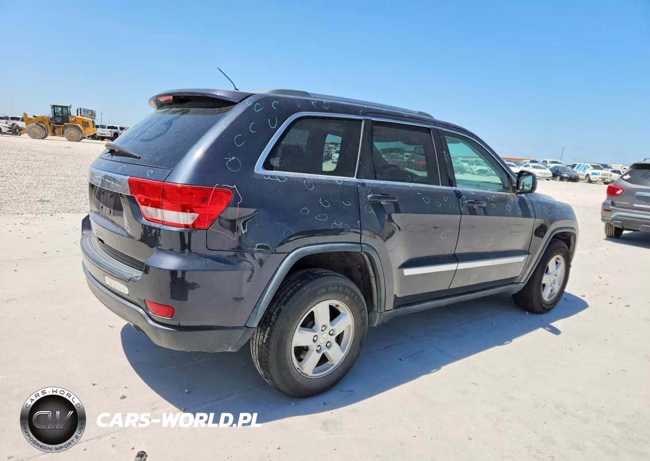 2013 Jeep Grand Cherokee Laredo VIN:1C4RJEAG0DC596129 - 3