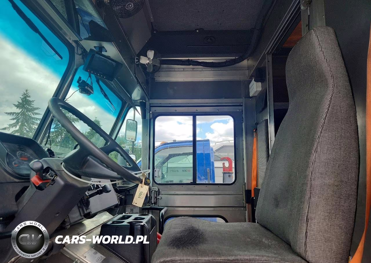2020 Freightliner Chassis M Line Walk-In Van VIN:4UZAC2EA6LCLZ6636 - 7