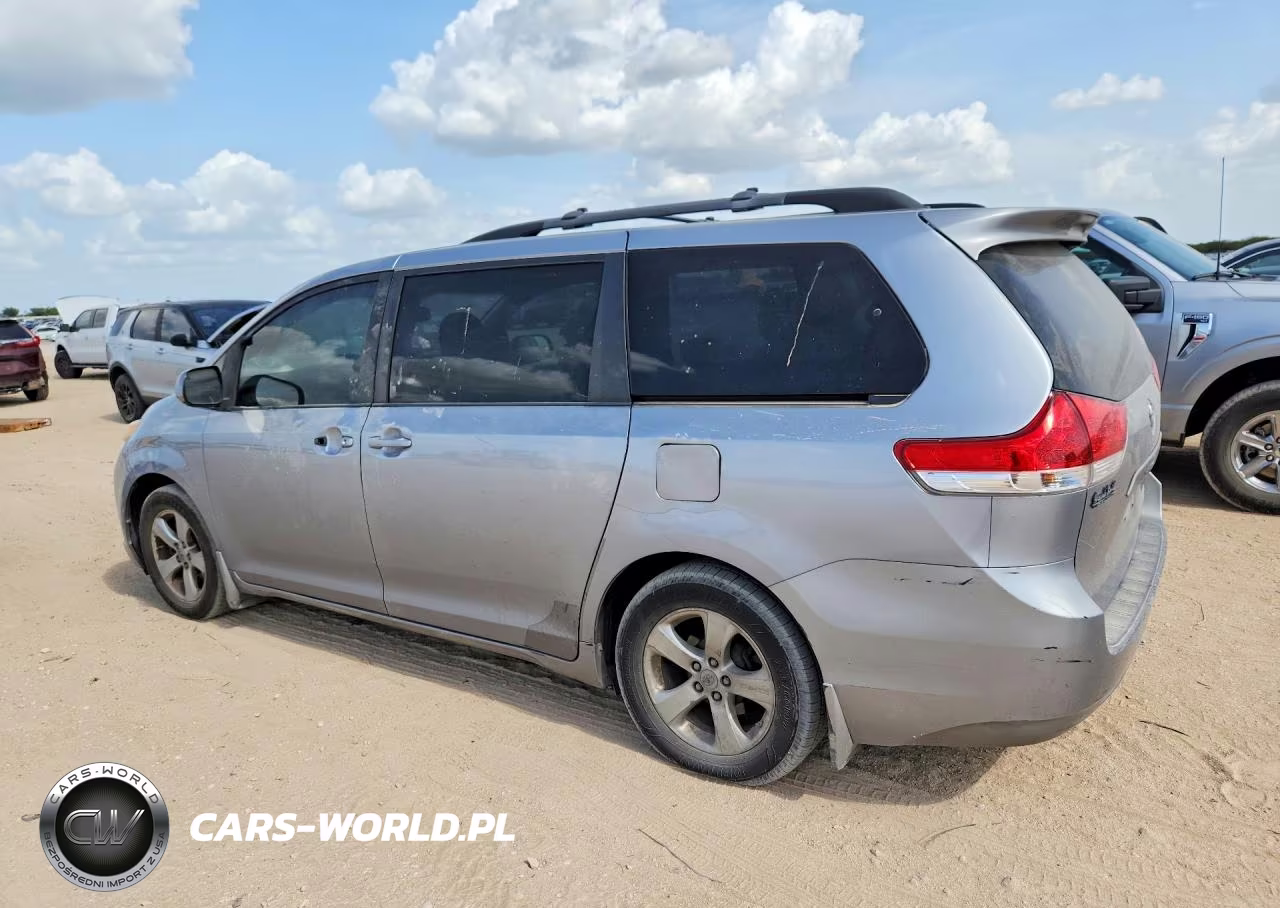 2012 Toyota Sienna Le VIN:5TDKK3DC4CS196373 - 2