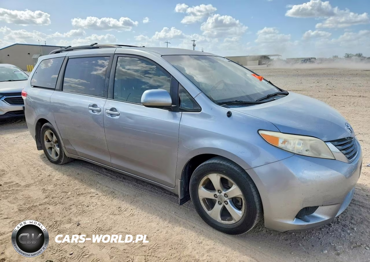 2012 Toyota Sienna Le VIN:5TDKK3DC4CS196373 - 4