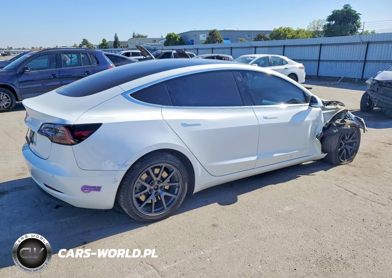 2018 Tesla Model 3 VIN:5YJ3E1EA9JF166154 - 3
