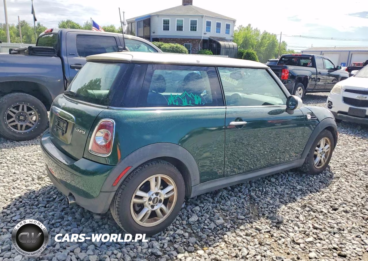 2011 Mini Cooper 3-Door VIN:WMWSU3C53BT098400 - 3
