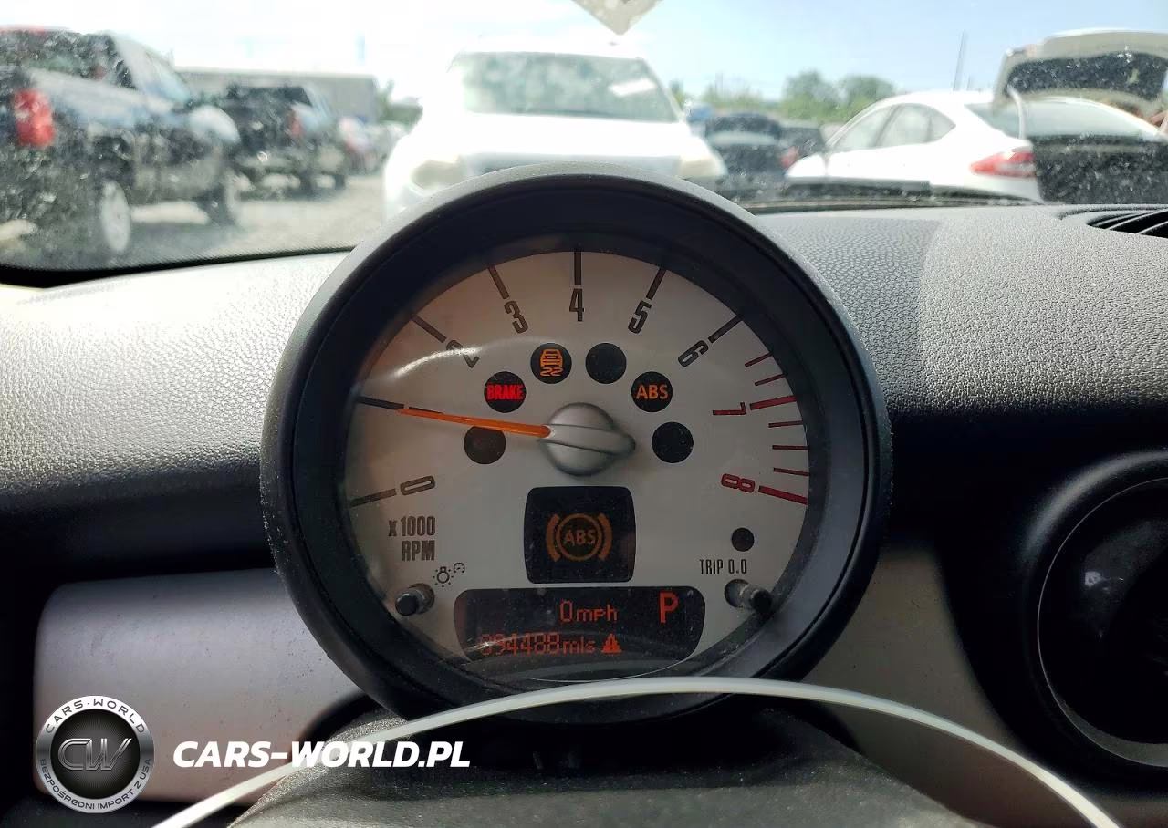 2011 Mini Cooper 3-Door VIN:WMWSU3C53BT098400 - 9