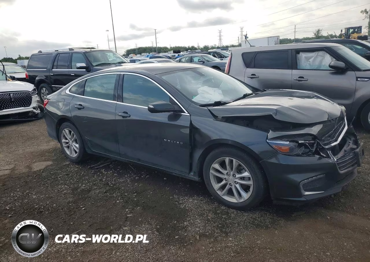 2016 Chevrolet Malibu Lt VIN:1G1ZE5STXGF131899 - 4