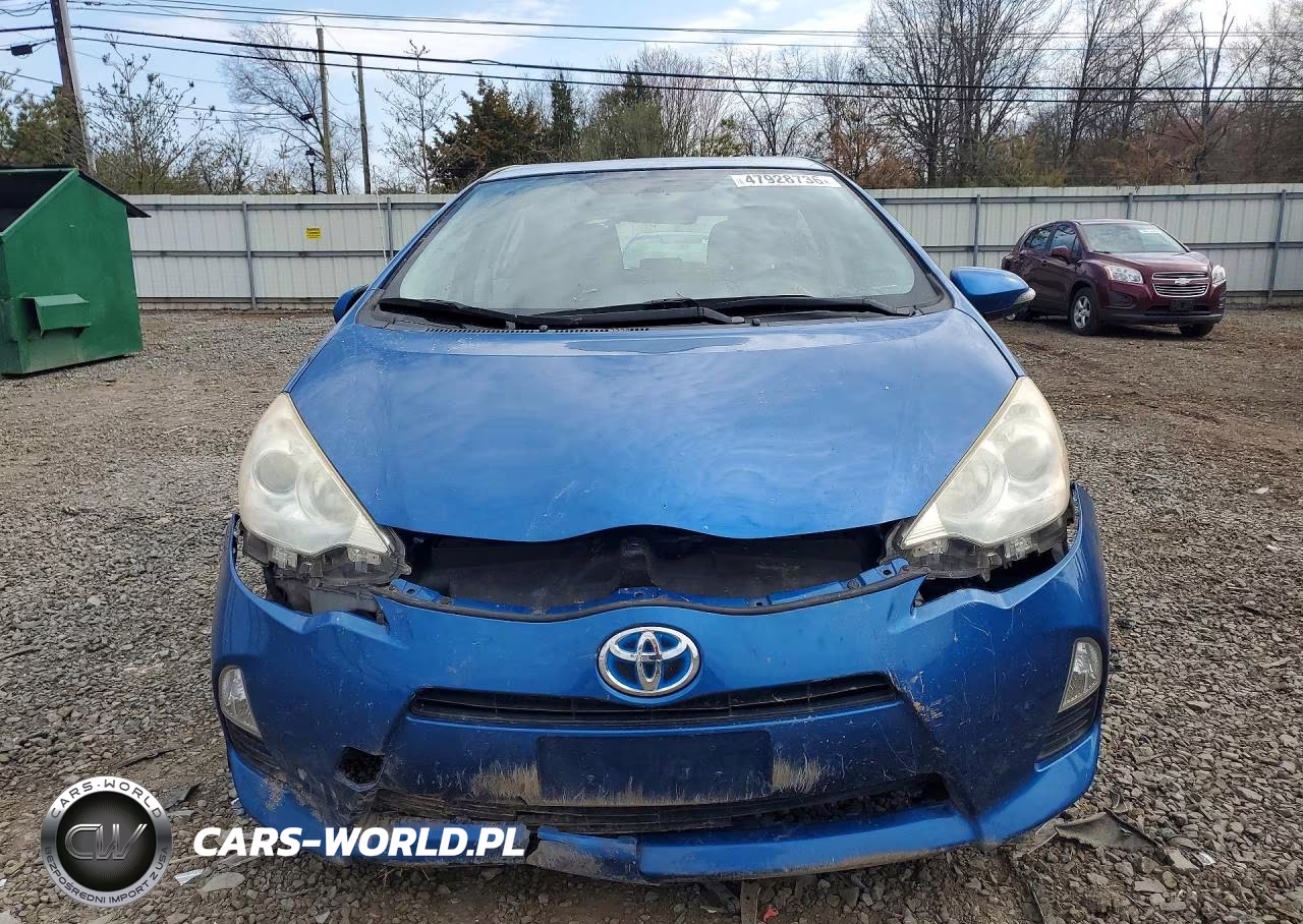 2013 Toyota Prius C Two VIN:JTDKDTB33D1556020 - 5