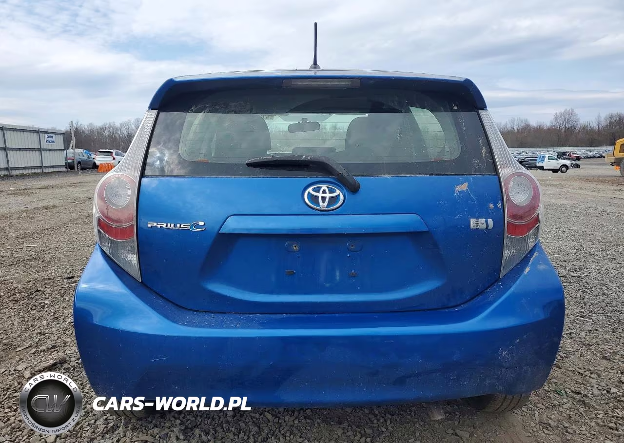 2013 Toyota Prius C Two VIN:JTDKDTB33D1556020 - 6